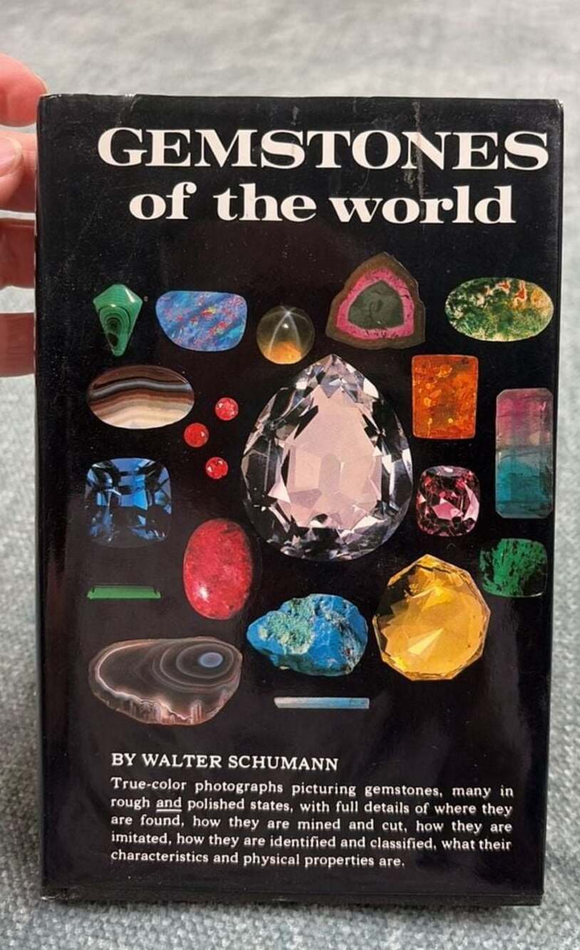 Gemstones of the World by Walter Schumann (1986 Reprint)